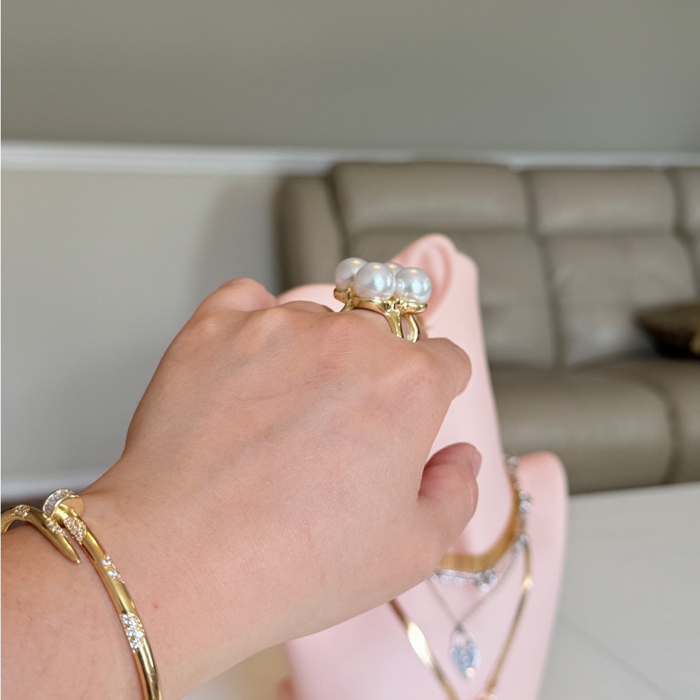 Elegant Gold Pearl Cluster Ring - White Pearls - Picture 4 of 9